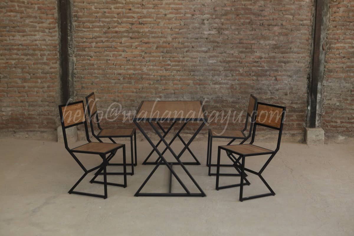 Hox Set Dining Table