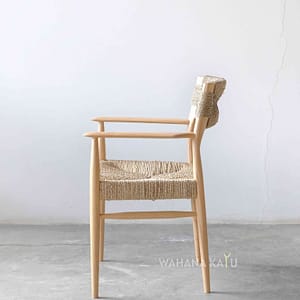 Poyo Chair