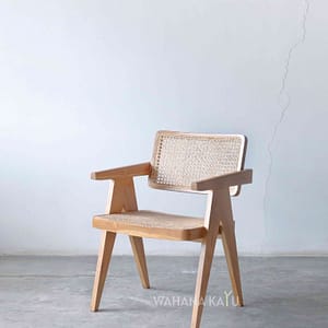 Astama Chair
