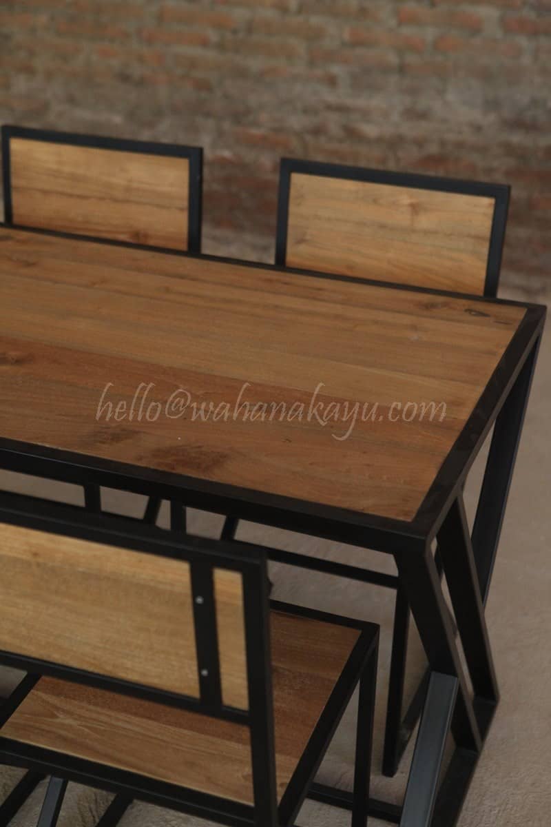 Hox Set Dining Table